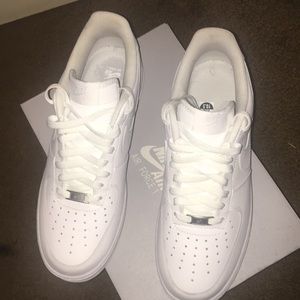 All white air forces size 10/5